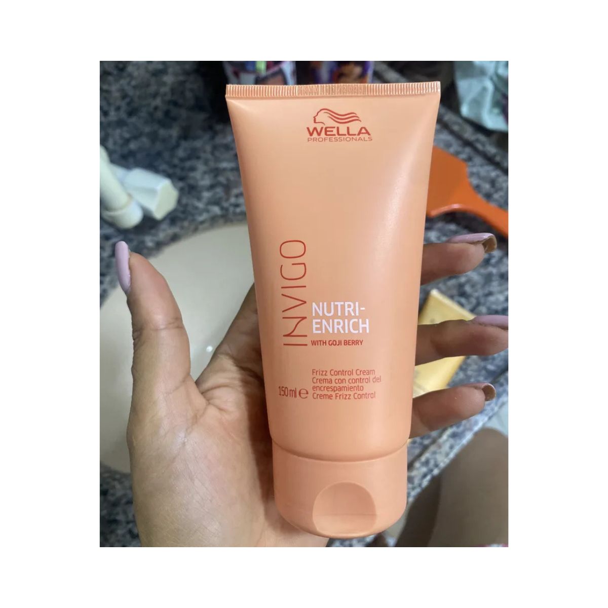 LEAVE - IN NUTRI ENRICH STRAIGHT WELLA PROFISSIONALS 150ML