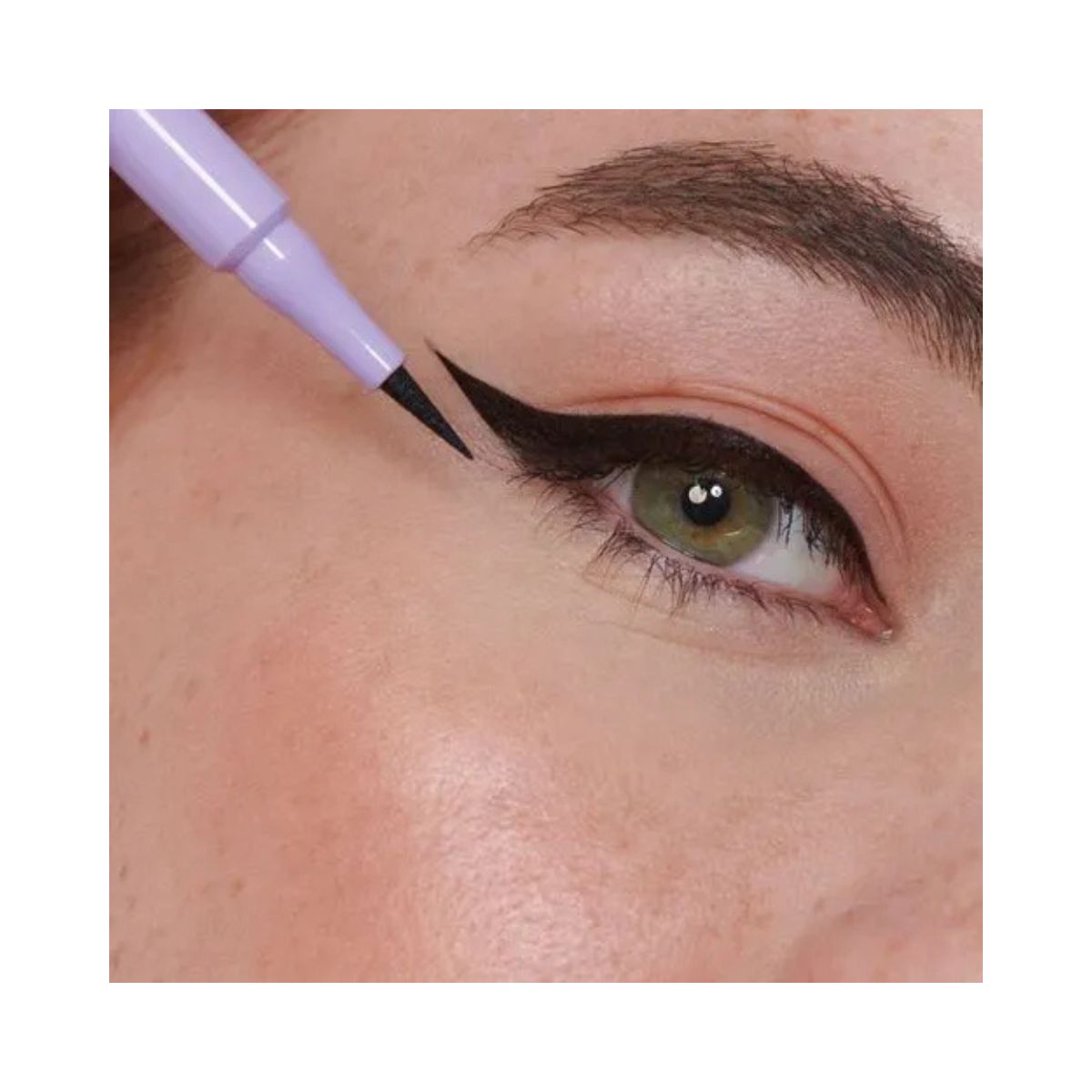 CANETA DELINEADORA OLHOS COR PRETA BAUNY 1ML