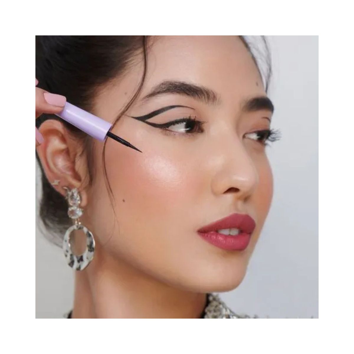 DELINEADOR LÍQUIDO PARA OLHOS PRETA BAUNY 1,9ML
