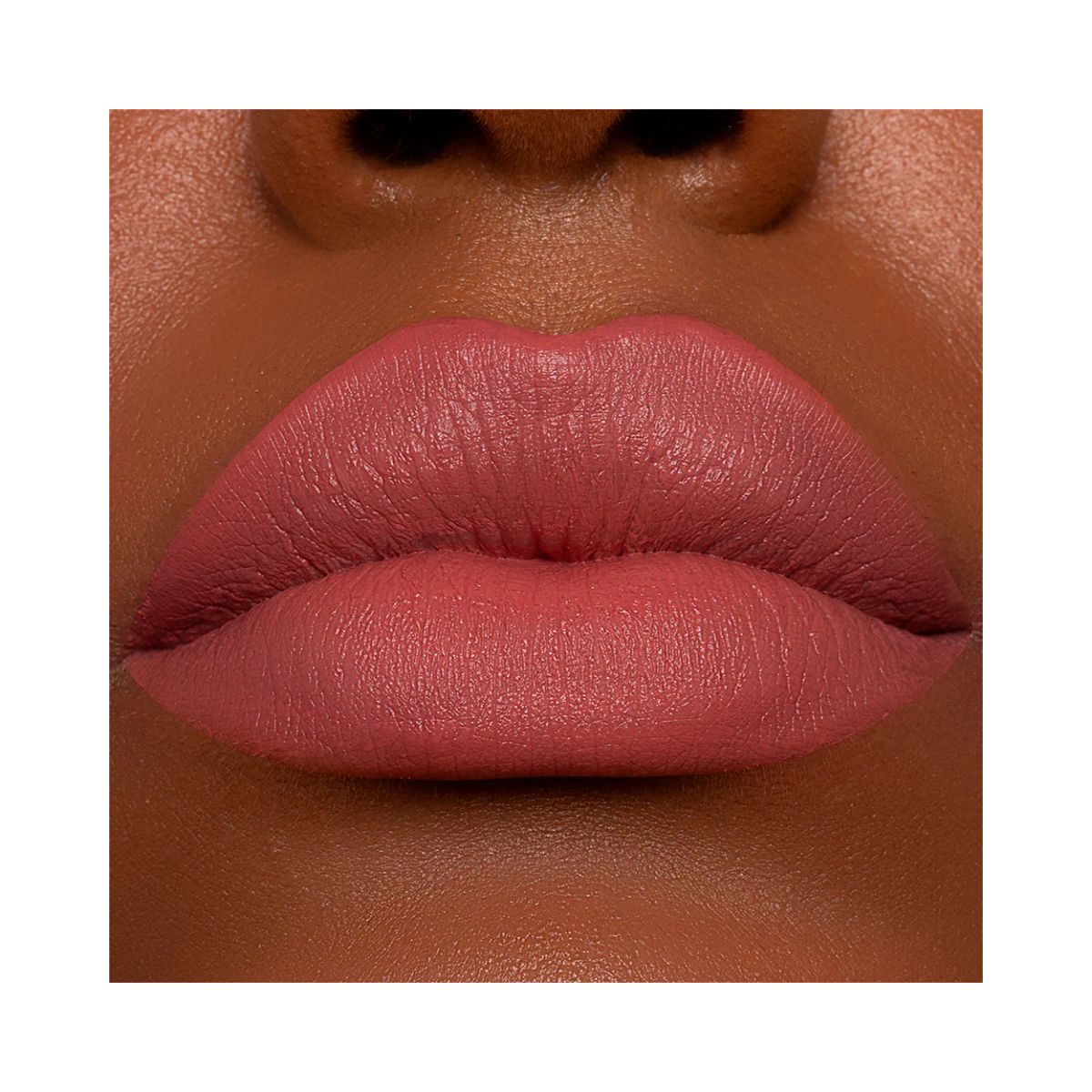 BATOM INSTANT KISS MARIA ANTONIETA NINA MAKEUP