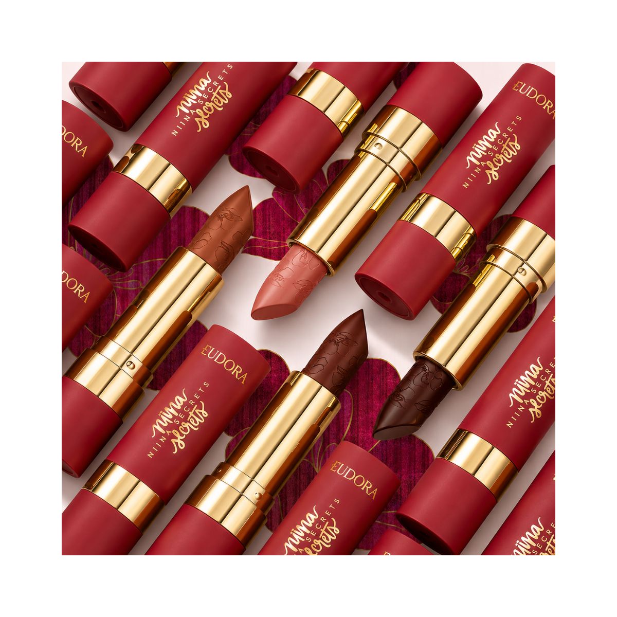 BATOM SOFT PETALS VERMELHO ROMANTICO NIINA 3,6G