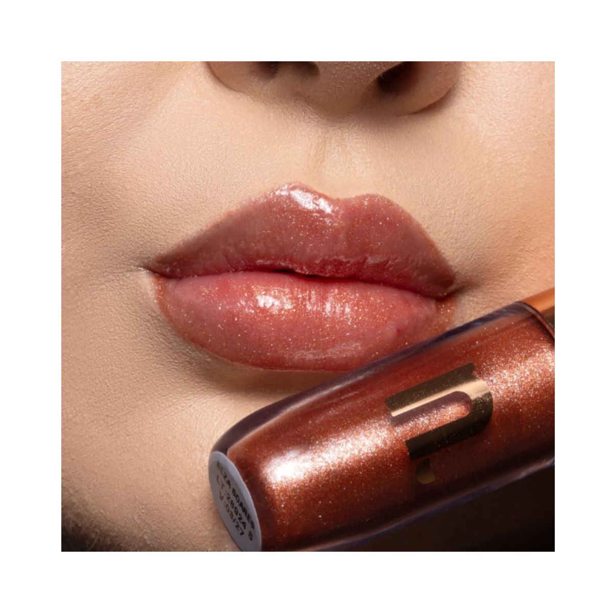 KIT NINA MAKEUP GLOSS LABIAL INSTANT GLOW ELZA SOARES + ESPONJA MAQUIAGEM