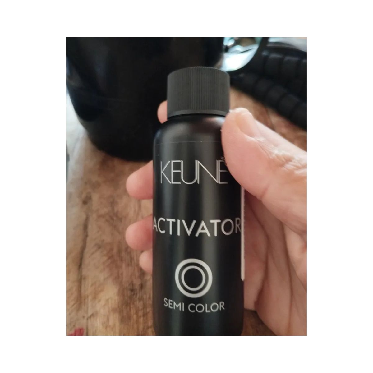 ÁGUA OXIGENADA TINTA DEVELOPER 12% 40 VOLUMES KEUNE 60ML